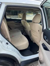 2016 Nissan Rogue – Image 11