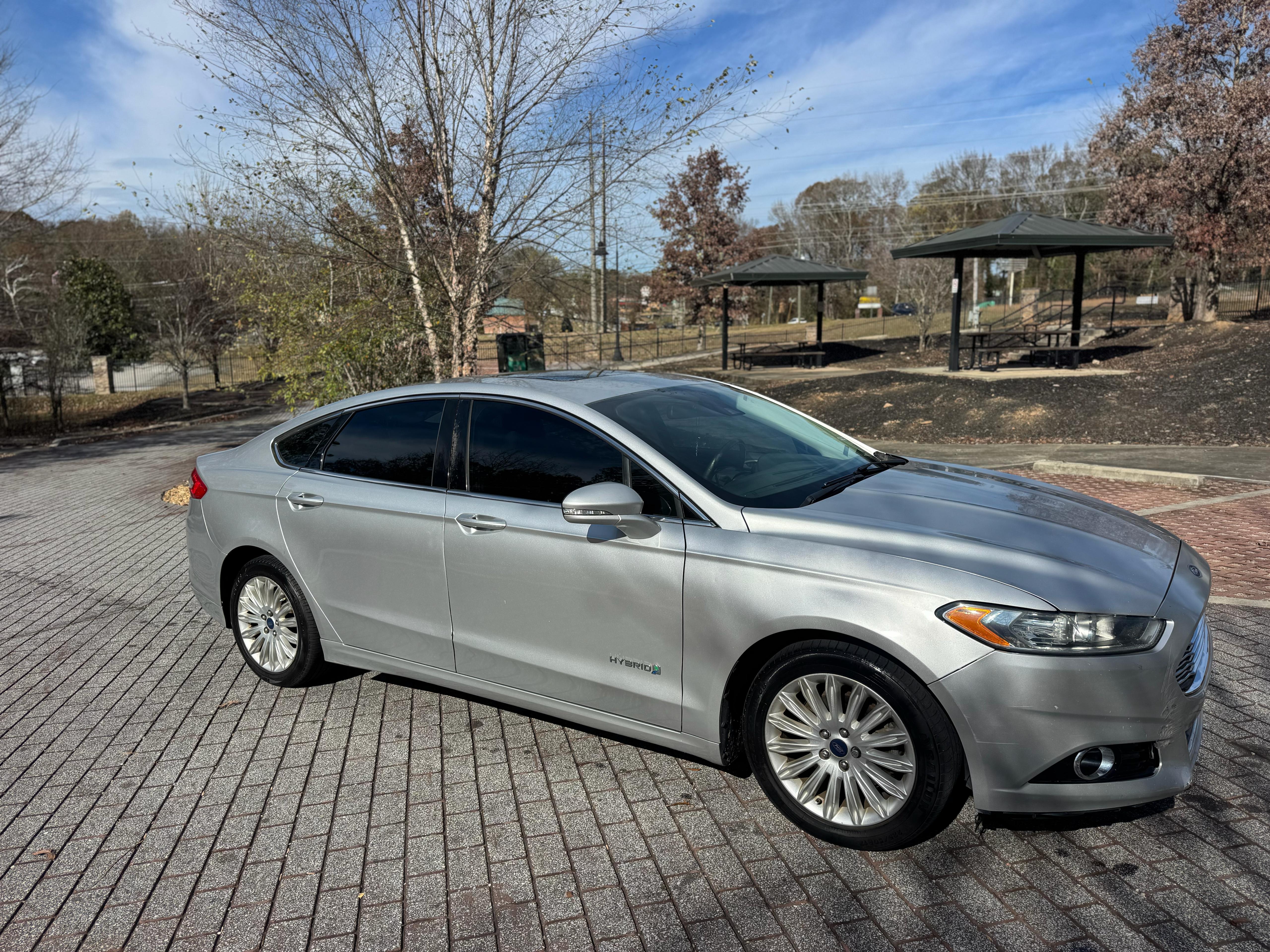 2013 Ford Fusion Hybrid – Image 9