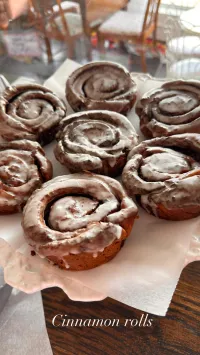 Holiday 6 pack Cinnamon Rolls  – Image 1