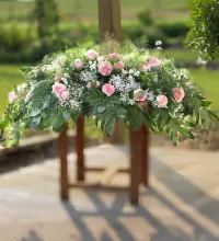 Casket spray heavy in roses – Image 1