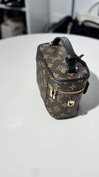 Louis Vuitton Vanity Chain pouch  – Image 4