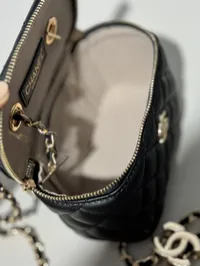 Chanel Vanity with chain black – Image 4