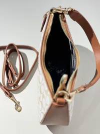 Coach - Shoulder Bag with a Strap  – Image 7