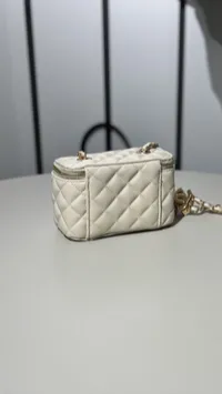 Chanel - Vanity With Chain Ivory – Image 9