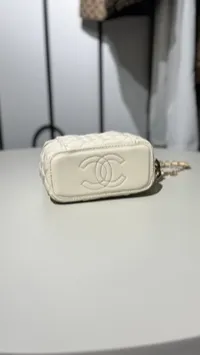 Chanel - Vanity With Chain Ivory – Image 10