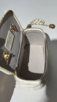 Chanel - Vanity With Chain Ivory – Image 6