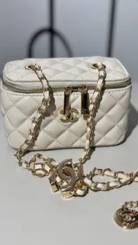 Chanel - Vanity With Chain Ivory – Image 7