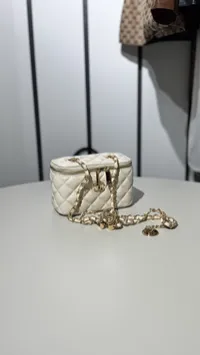 Chanel - Vanity With Chain Ivory – Image 3