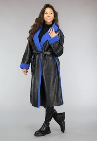Trenchcoat Leather Reversible with Blue Faux Fur – Image 1