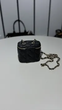 Chanel Mini Vanity  – Image 7