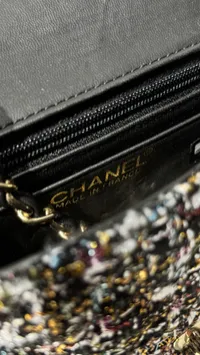 Chanel flap bag 1.75 – Image 10