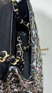 Chanel flap bag 1.75 – Image 9