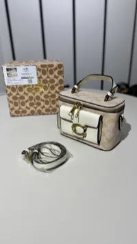 Coach Vanity Super Master with Package White  – Image 1