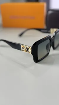 Louis Vuitton Super Master Sunglasses with Package – Image 3