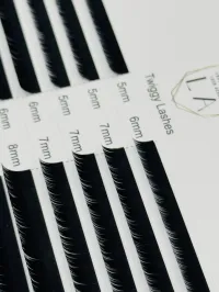 Twiggy Bottom Lashes – Image 1
