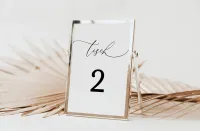 Minimalistische Hochzeit Tischnummer 02 – Bild 3
