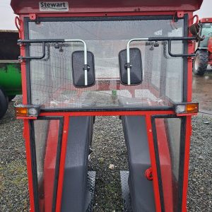 Massey Ferguson 135 & 240 Cab – Image 3