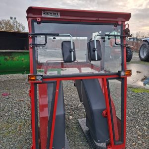 Massey Ferguson 135 & 240 Cab – Image 1