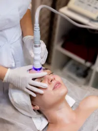 14k Gold Facial – Image 1