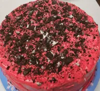 2 Layer Red Velvet Oreo Cake – Image 1