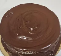 2 Layer Chocolate Cake – Image 1