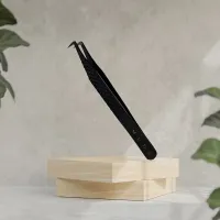Mrs. BLAQ Tweezer – Image 1