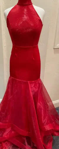 Red Round Neck Prom Gown – Image 1