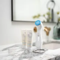LumiSpa iO + Cleanser – Image 3