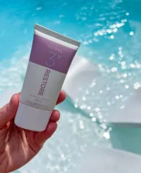 Radiant Day Anti-Aging Moisturizer SPF 22 – Image 1