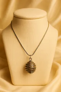 Sunstone Crystal Necklace – Image 3