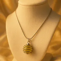 Serpentine Crystal Necklace – Image 3