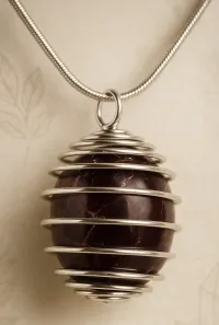 Red Garnet Crystal Necklace – Image 2