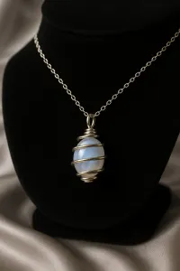 Moonstone Crystal Necklace – Image 3