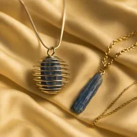 Blue Kyanite Crystal Necklace – Image 3