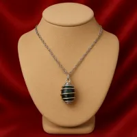 Bloodstone Crystal Necklace – Image 3