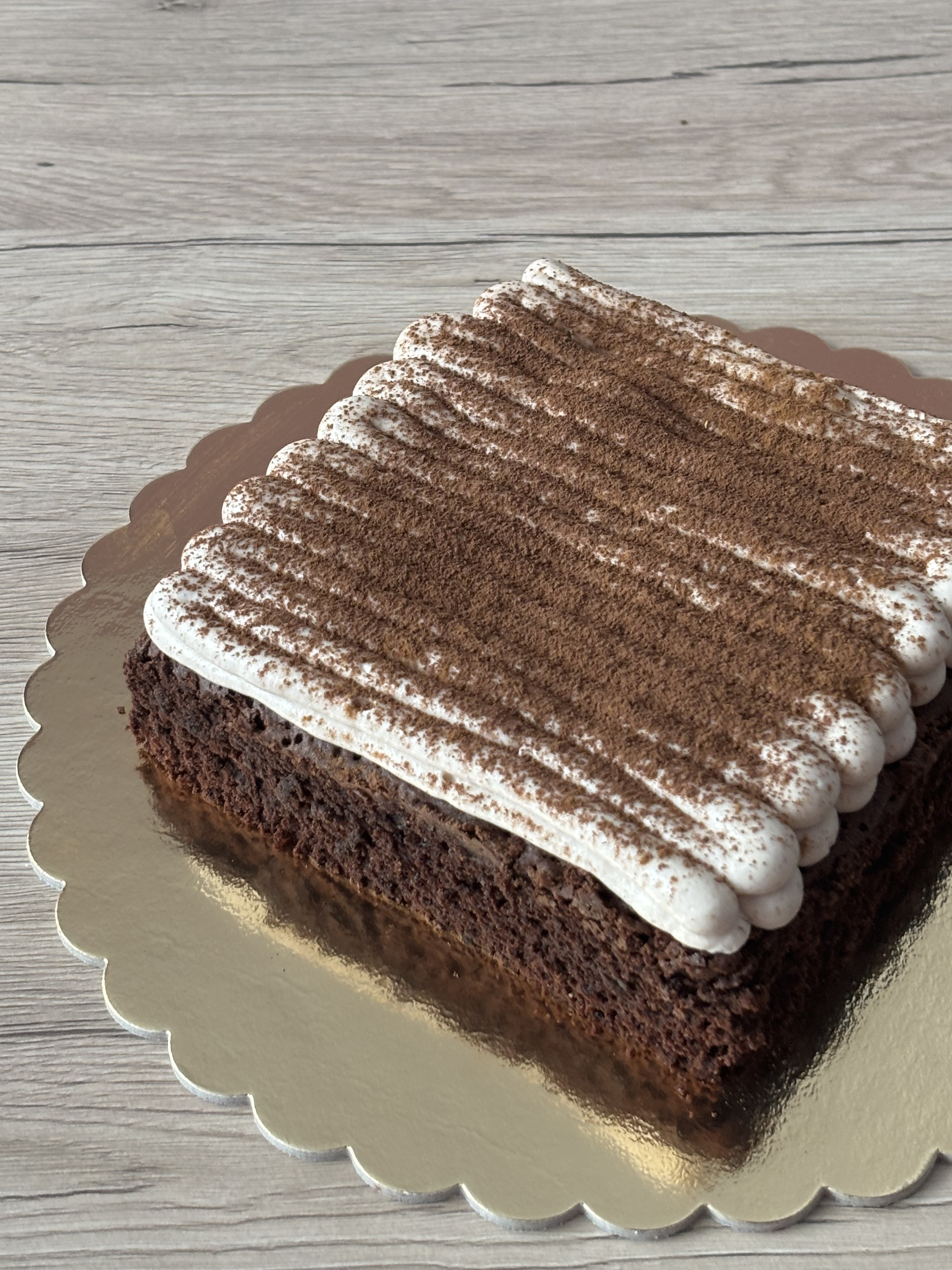 Browniesu – Közepes (négyzet, 15x15 cm) (+2000 Ft), Minta nélkül kérem, Kerek