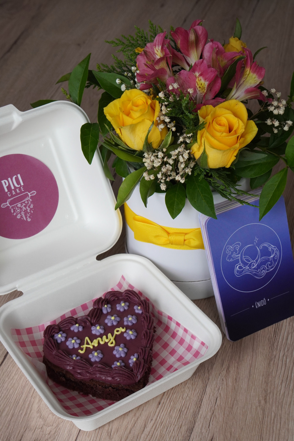 Ajándékcsomag – Bento brownie (klasszikus) (-500 Ft), Nagy kerek, Nem kérek mást!