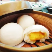 Custard Buns 奶黄包 (10pcs) D13 – Image 1