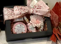 The Radiance & Renewal Gift Set for Women – Image 1