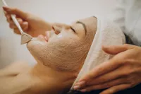 14k Gold Facial – Image 2