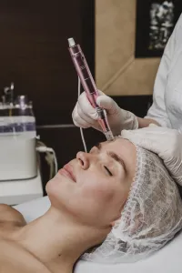 Deluxe HydroFacial  – Image 2