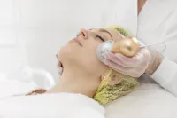 AknoEvit Facial – Image 2