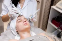AknoEvit Facial – Image 1