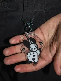 pierrot acrylic keychain – Image 1