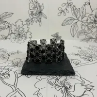 bold bracelet choice – Image 2