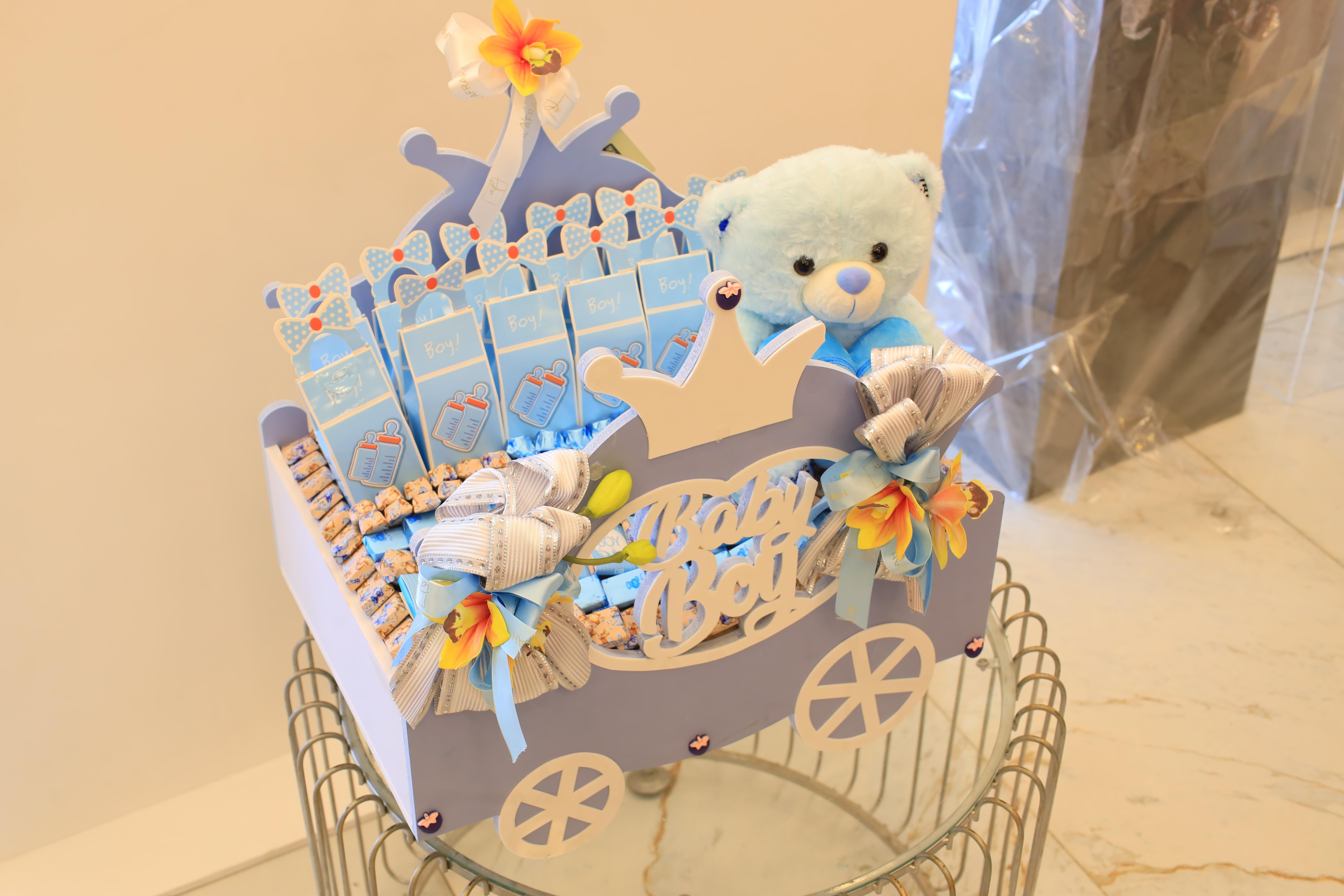 Crown Carriage Chocolate Basket for Baby Boy – Blue Teddy & Premium Sweets – Image 3