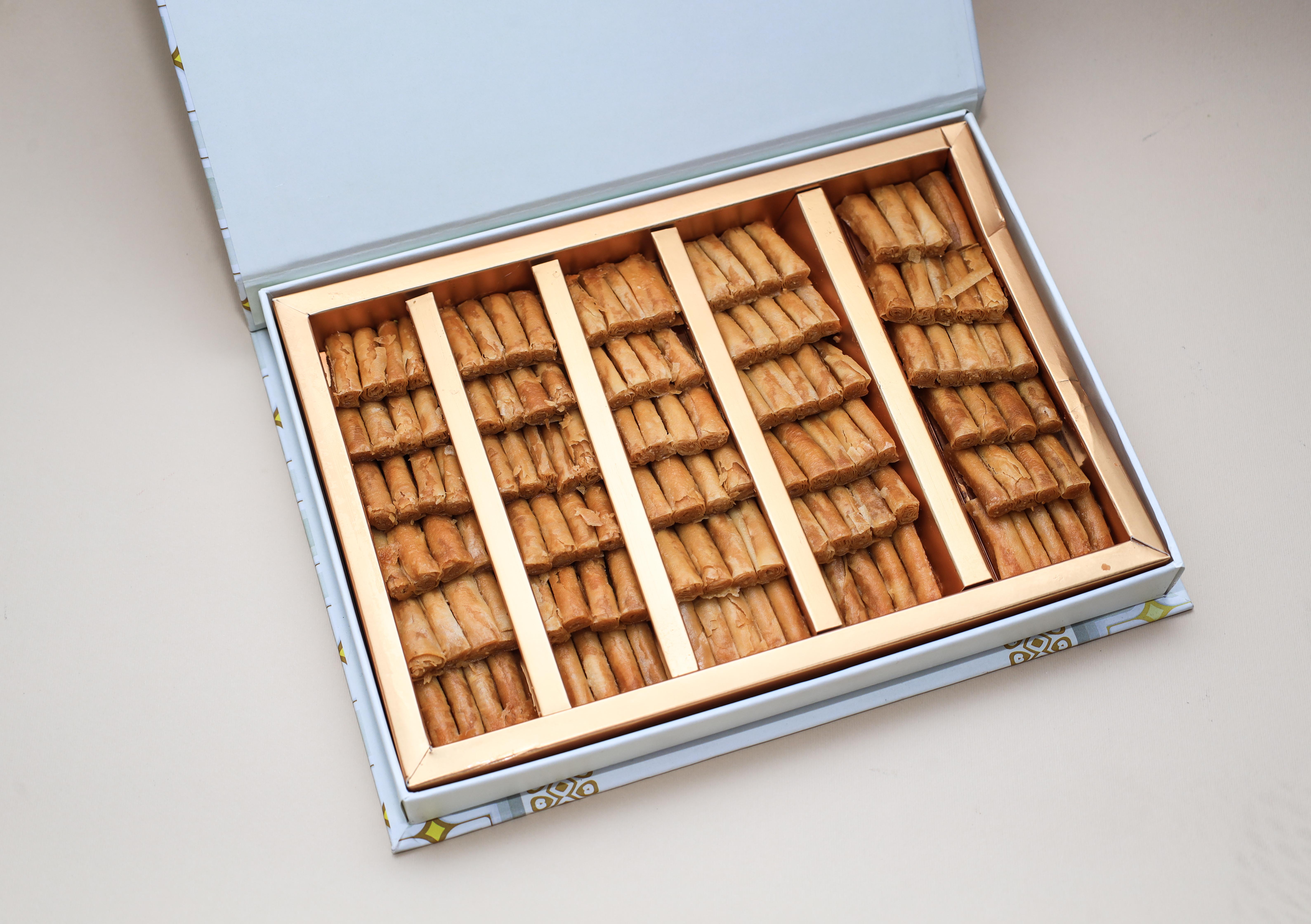 Baklava with Honey – Premium Mediterranean Pastry Box – Image 1