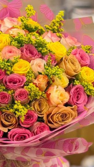 Vibrant Mix Rose and Baby's Breath Bouquet - Perfect Gift for All Occasions – Image 2