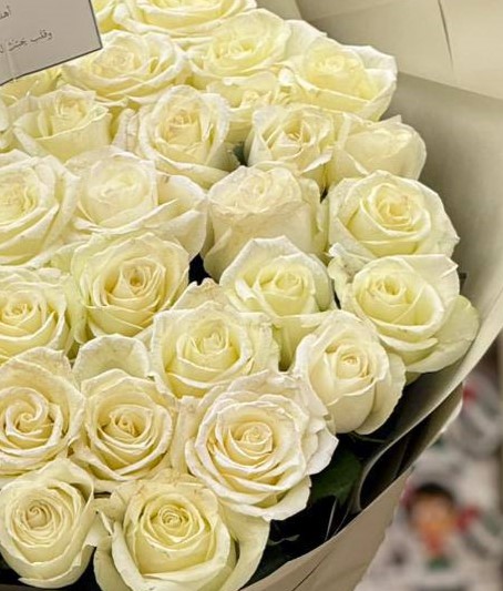 Pure White Rose Celebration Bouquet - Elegant Gift for Every Special Occasion – Image 2
