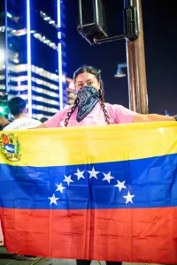 Braids y Bandera – Image 1